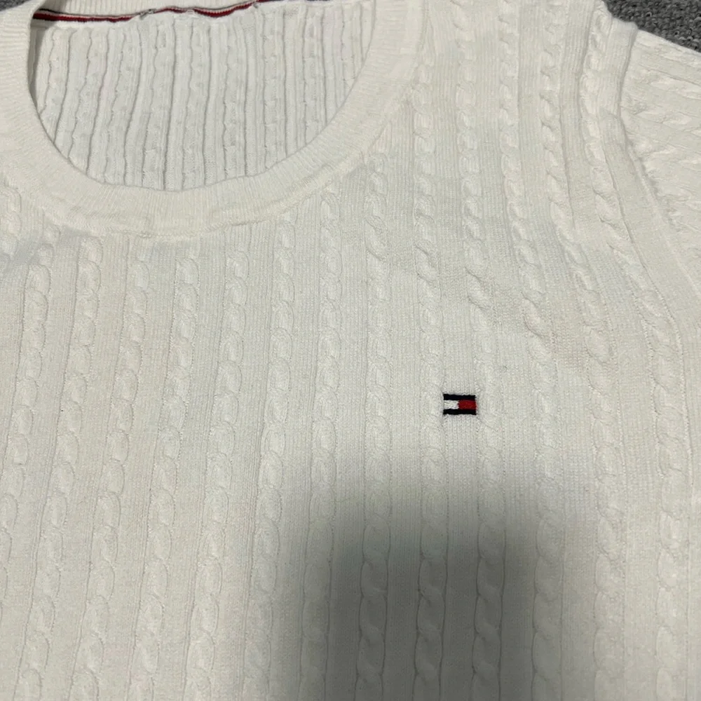 Tommy Hilfiger White Crewneck Cable Knit Sweater for Women - Picture 2 of 5